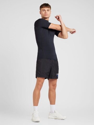 UNDER ARMOUR Funktionsshirt in Schwarz