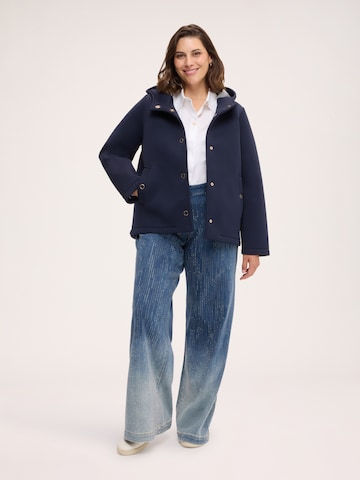 Cappotto di mezza stagione di Fiorella Rubino in blu