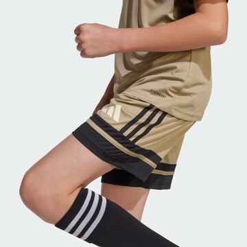 regular Pantaloni sportivi 'Squadra 25' di ADIDAS PERFORMANCE in verde