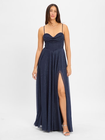 Marie Lund Avondjurk in Blauw: voorkant