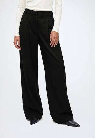WEEKDAY Wide leg Παντελόνι πλισέ σε μαύρο: μπροστά