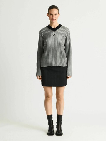 Résumé Neulepaita ' KoraRS ' värissä harmaa