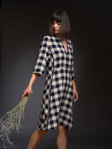 Christine on the clouds - Vestido 'Marina-Check' en negro