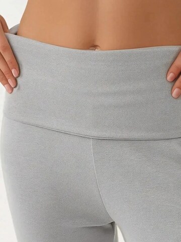 Hiccup Flared Hose in Grau