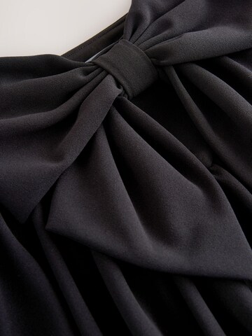 Next Пола в черно