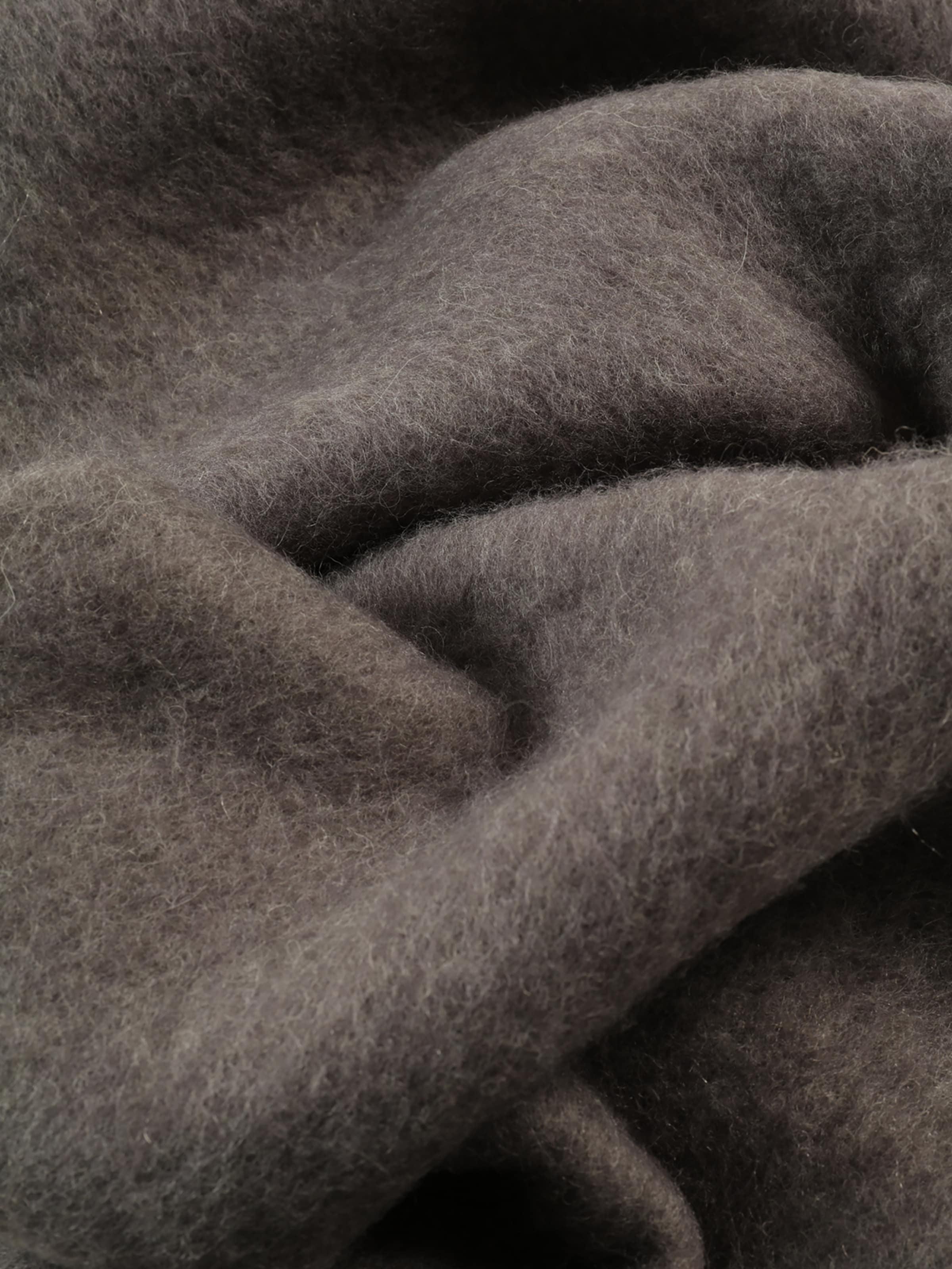 TRAPP Šála – šedá