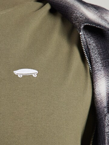 VANS - Camiseta 'SALTON' en verde