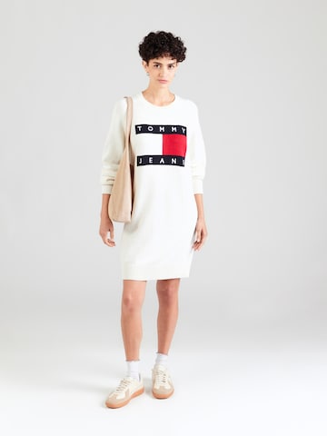 Tommy Jeans - Vestido de malha em branco: frente