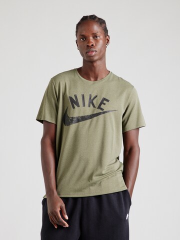 Tricou funcțional 'MILER' de la NIKE pe verde: față