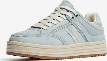 Sneaker bassa di Bershka in blu: frontale