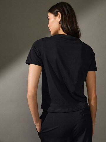 Next T-Shirt in Schwarz
