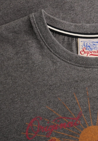 Superdry & Co Shirt 'Outdoors Mountain' in Grijs