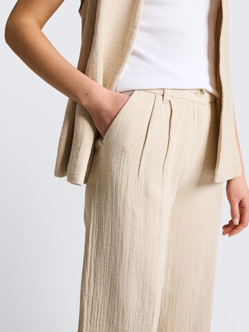 TOM TAILOR Loose fit Pleat-front trousers in Beige