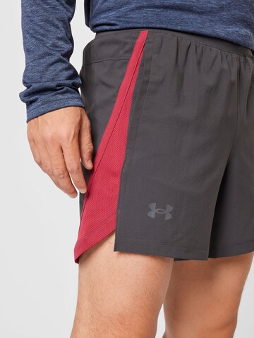 UNDER ARMOUR Regular Спортен панталон 'Launch' в сиво