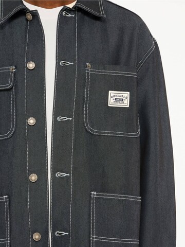 GUESS Übergangsjacke in Grau