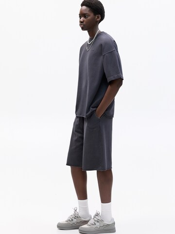 Pull&Bear Loosefit Shorts in Grau