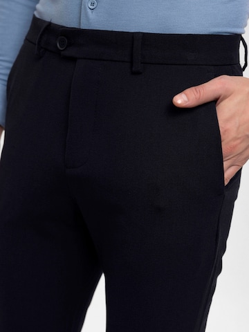 Antioch Regular Trousers in Blue