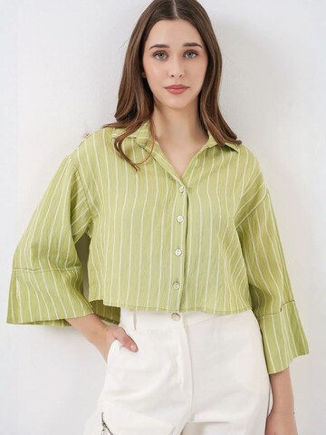 Bigdart Blouse in Green: front