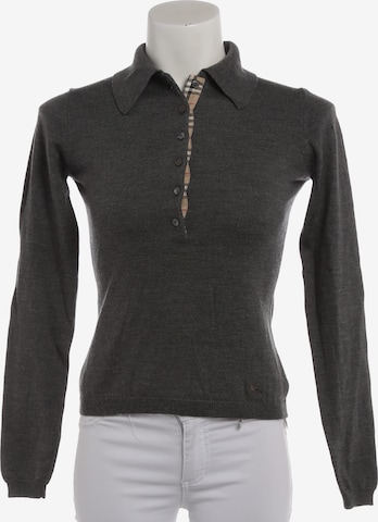 BURBERRY Pullover / Strickjacke XS in Grau: Vorderseite