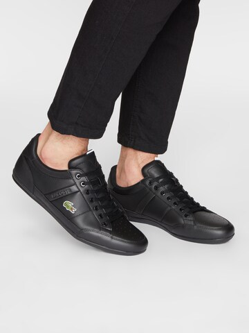 Baskets basses 'Chaymon' LACOSTE en noir