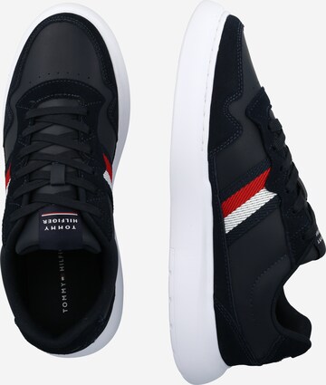 TOMMY HILFIGER Sneaker in Blau