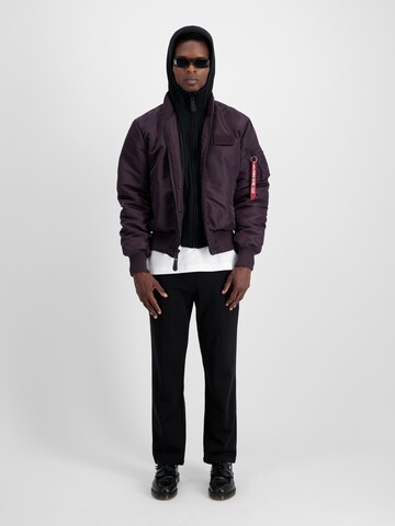 ALPHA INDUSTRIES - Regular Calças em preto
