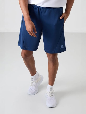 Regular Pantalon de sport Tommy Life en bleu : devant