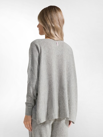Pullover extra large di DEHA in grigio