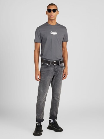 Calvin Klein - Camiseta en gris