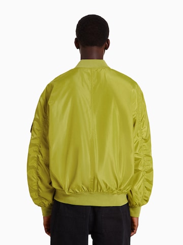 Veste mi-saison Bershka en vert