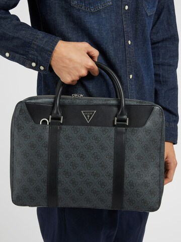 GUESS Laptoptasche 'Vezzola' in Schwarz