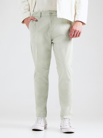 Tommy Jeans Szabványos Chino nadrág 'AUSTIN' - zöld: elől