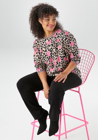 Aniston Sweatshirt in Beige