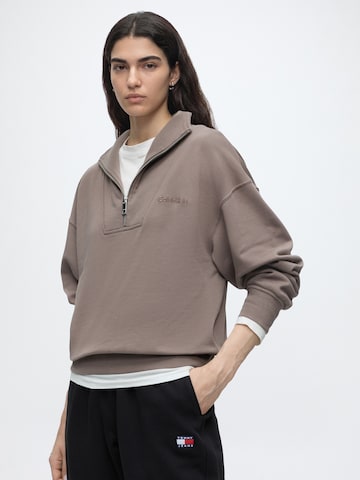 Calvin Klein Sweatshirt in Grey