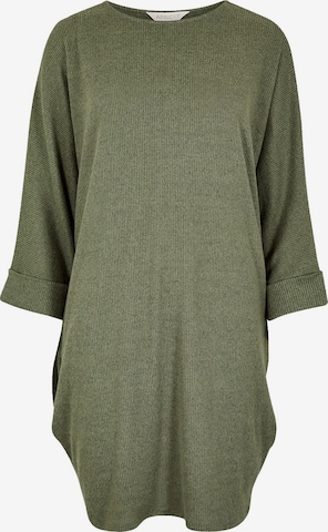 Robe Apricot en vert : devant