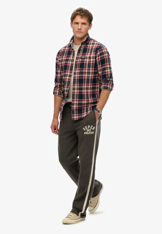 Regular Pantalon 'Athletic Essentials' Superdry en gris