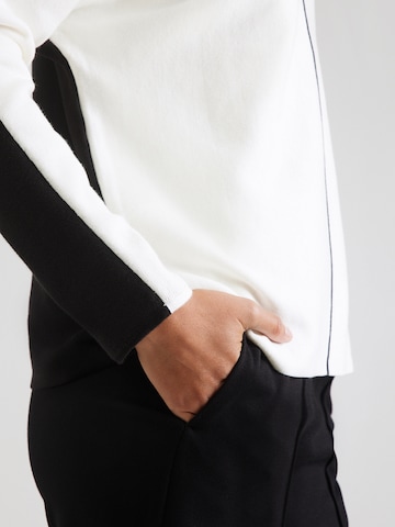 s.Oliver BLACK LABEL Свитер в Черный
