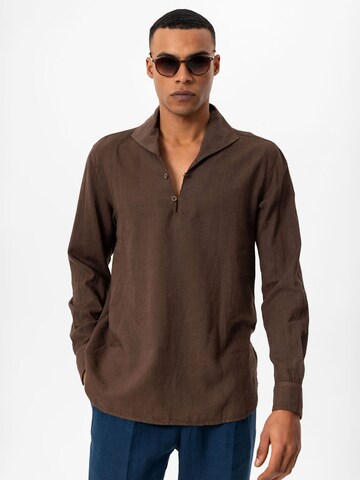 T-Shirt Antioch en marron : devant