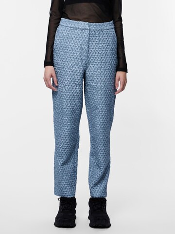 Regular Pantalon 'NIBE' PIECES en bleu : devant