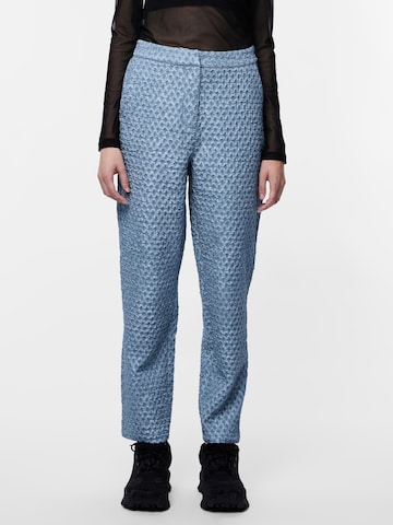 Regular Pantalon 'NIBE' PIECES en bleu : devant