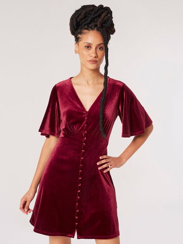 Robe ' ' Apricot en rouge