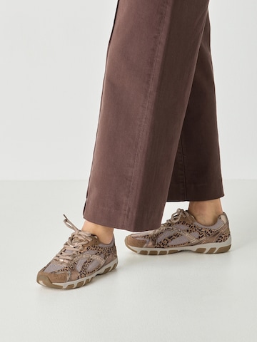 Baskets basses Tamaris en marron