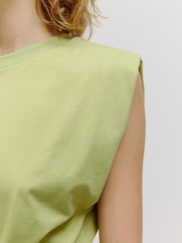 Tricou 'Silja' de la EDITED pe verde