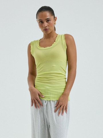 Seamless Basic Top ' Flounce ' in Gelb: Vorderseite