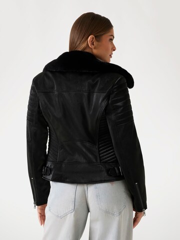 GUESS Between-Season Jacket in Black
