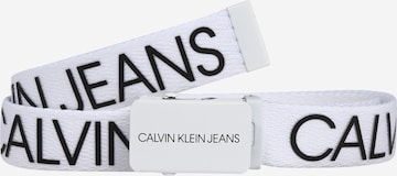Curea de la Calvin Klein Jeans pe alb: față