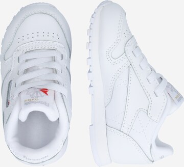 Reebok Classics Sneaker in Weiß