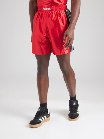 Regular Pantalon ADIDAS ORIGINALS en rouge : devant