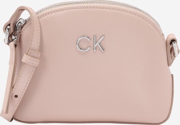 Calvin Klein Чанта с презрамки в розово: отпред