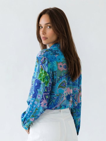 Introvertie VIENNA - Blusa 'JUNE Silk Blouse Azure' en azul